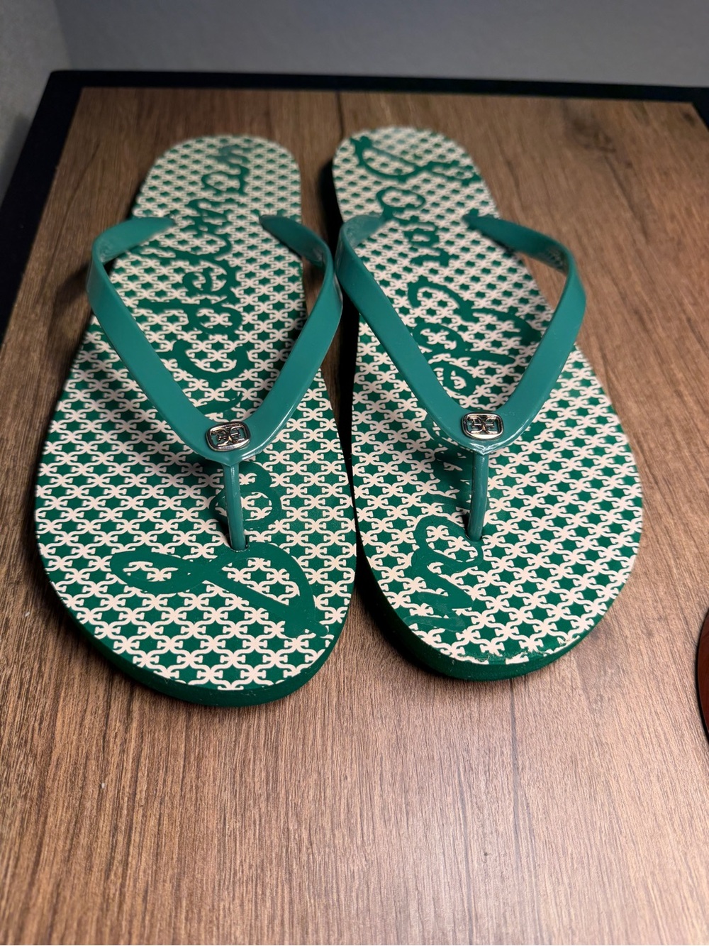Sam Edelman Women’s 9 EU 40 Green Logo Print Flip Flops Thong Sandals